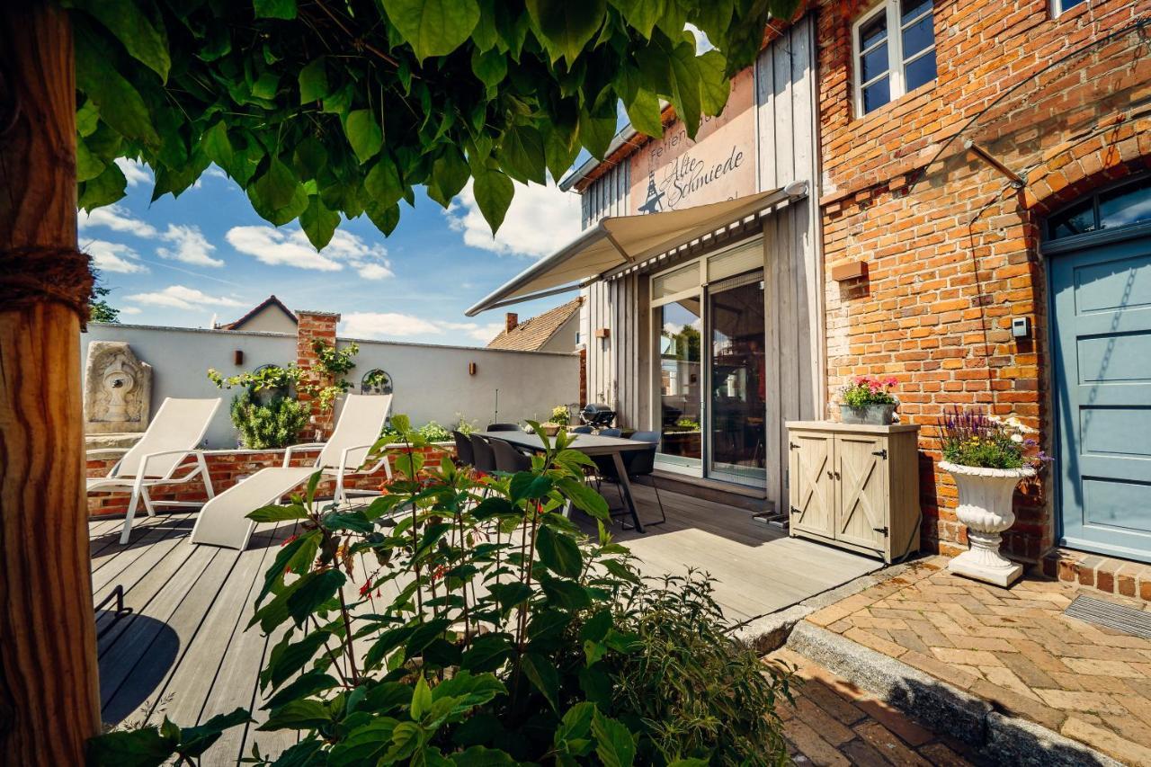 Alte Schmiede Mit Sauna, Pool Und Whirpool Im Aussenbereich Schoenstes Ferienhaus Der Lausitz Elsterheide Buitenkant foto