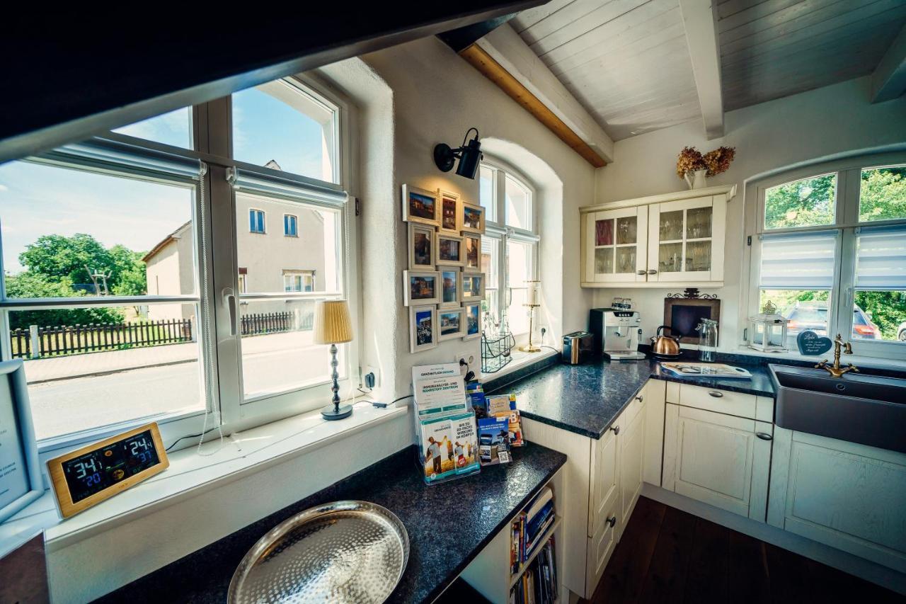 Alte Schmiede Mit Sauna, Pool Und Whirpool Im Aussenbereich Schoenstes Ferienhaus Der Lausitz Elsterheide Buitenkant foto