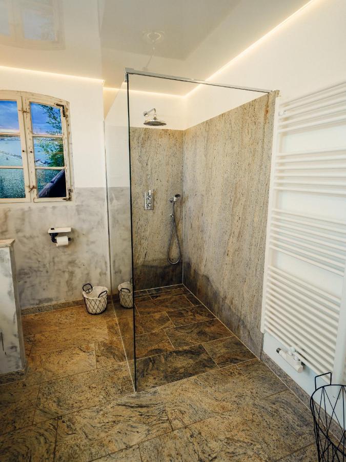 Alte Schmiede Mit Sauna, Pool Und Whirpool Im Aussenbereich Schoenstes Ferienhaus Der Lausitz Elsterheide Buitenkant foto