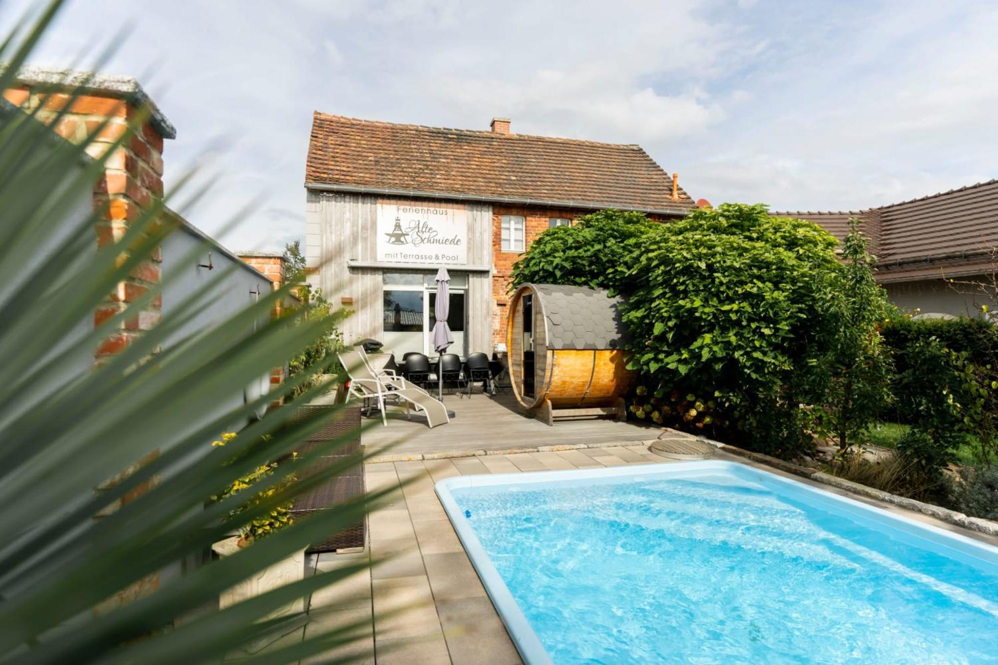 Alte Schmiede Mit Sauna, Pool Und Whirpool Im Aussenbereich Schoenstes Ferienhaus Der Lausitz Elsterheide Buitenkant foto